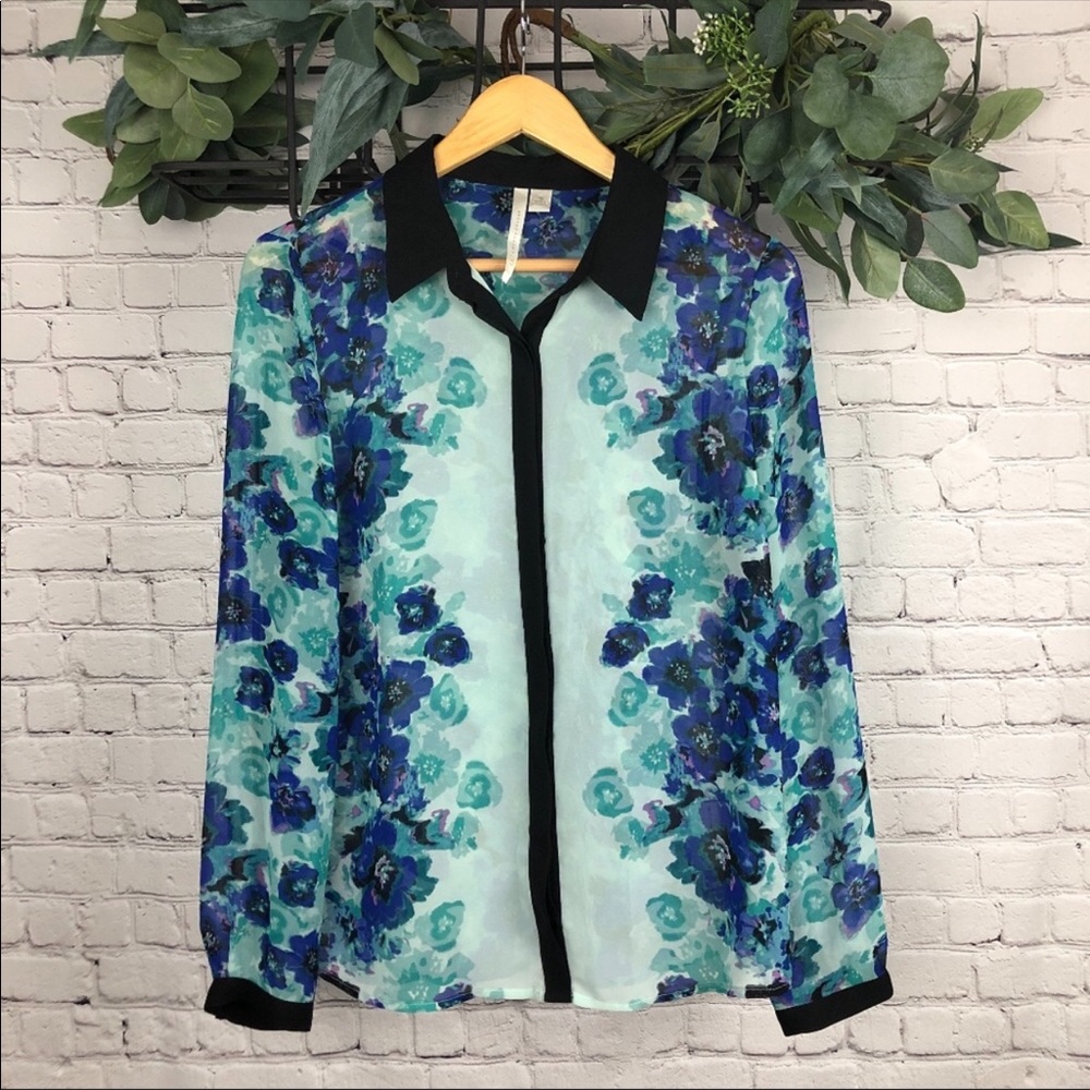 SALE **5 for $25**- LC Lauren Conrad Floral Button Up Blouse